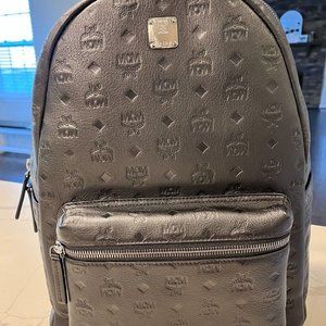 MCM Ottomar Monogrammed Logo-Embossed Black Leather Medium Backpack